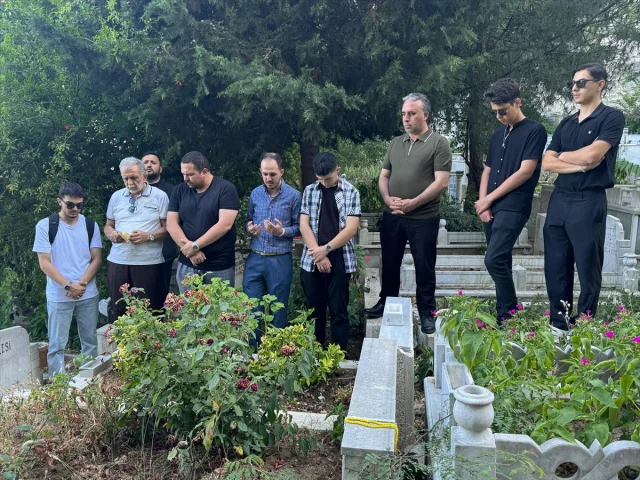 Erdem Bayazıt'ın Şiirsel Mirası Eyüpsultan'da Anıldı