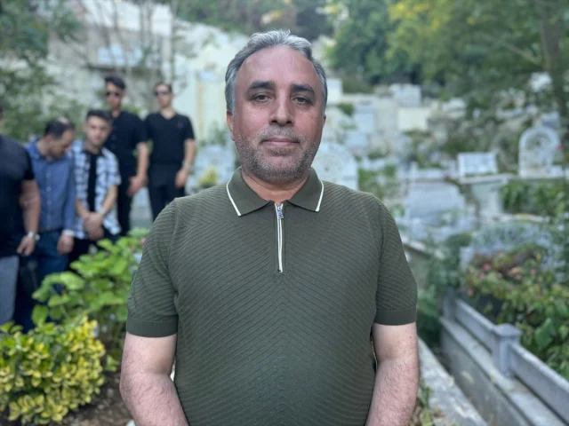 Erdem Bayazıt'ın Şiirsel Mirası Eyüpsultan'da Anıldı