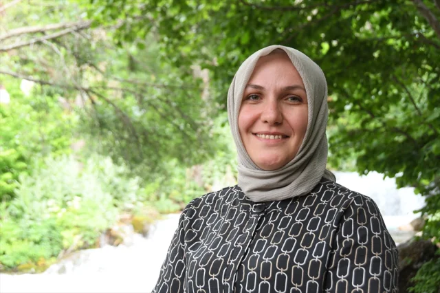 Gümüşhane'deki Tomara Şelalesi Doğaseverlerin Vazgeçilmez Ad...