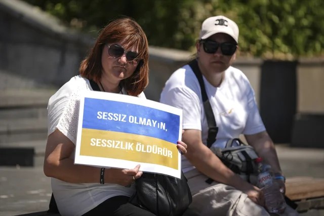 İstanbul'da Ukraynalıların Rus Esirleri İçin Düzenledikleri Protesto Dikkat Çekti