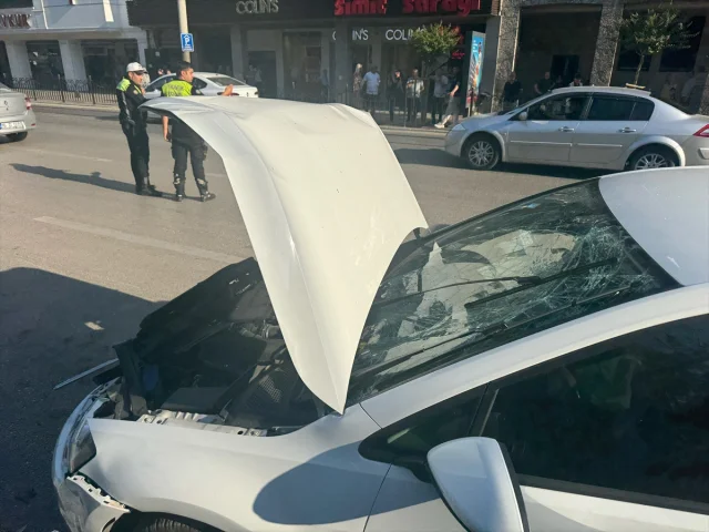 Bursa'da Trafik Denetiminde Kaza Polis Memurunu Ağır Yaraladı
