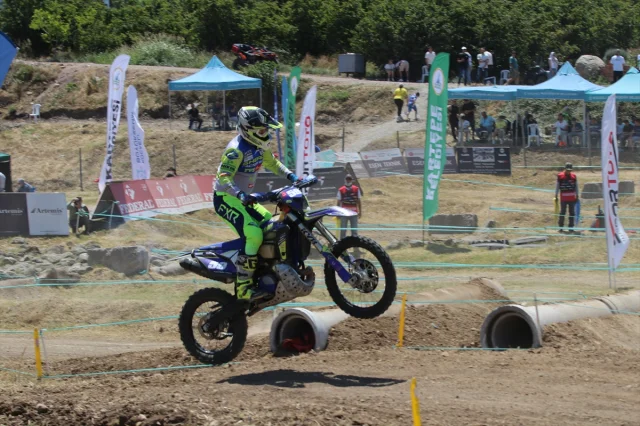 Türkiye Süper Enduro Şampiyonası Kocaeli'nin Çamurlu Pistinde Kıran Kırana Geçti