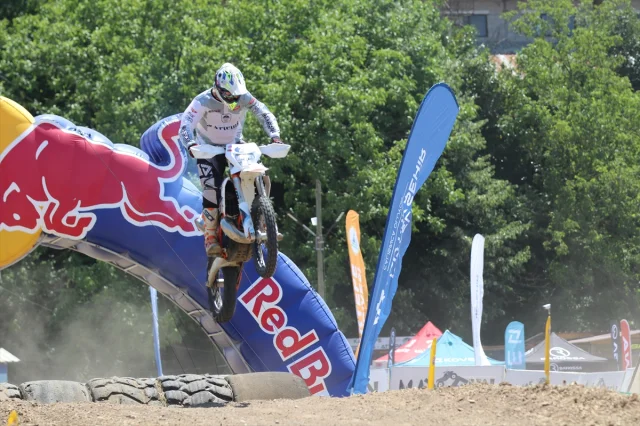 Türkiye Süper Enduro Şampiyonası Kocaeli'nin Çamurlu Pistinde Kıran Kırana Geçti