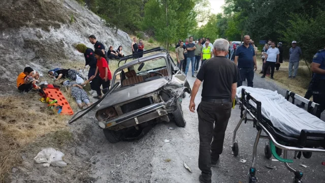 Kütahya'da Trafik Kazasında Beş Kişi Yaralandı