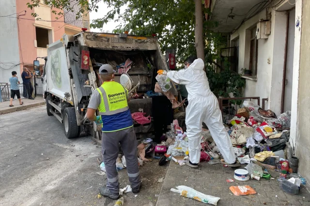 İzmir Bornova'da Çöp Ev Skandalı Gün Yüzüne Çıktı