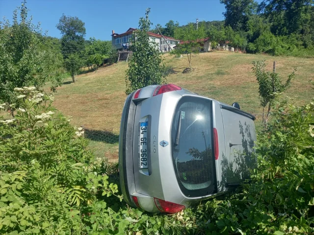 Sinop'ta Korkunç Kaza: Ağaçlık Alana Devrilen Otomobilde 3 Y...