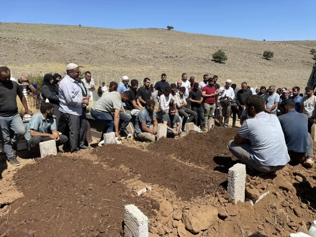 Mersin'deki Talihsiz Kaza Sonrası Beş Aile Üyesi Diyarbakır'...