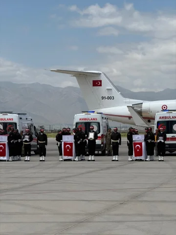 Pençe-Kilit Harekatı Bölgesinde Metan Gazından Etkilenen Askerler Uğurlandı