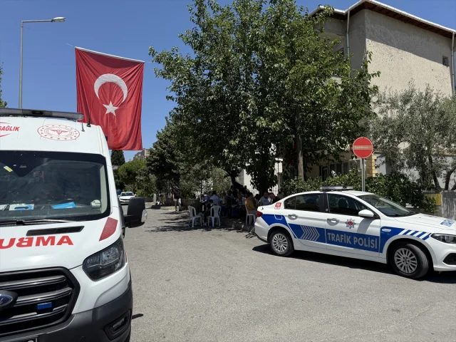 Pençe-Kilit Operasyonu'nda Şehit Olan Fikret Mangura'ya Manisa'da Hüzünlü Veda