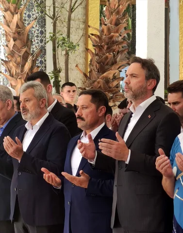 Enerji Bakanı Alparslan Bayraktar Hatay'da Cenaze Törenine Katıldı