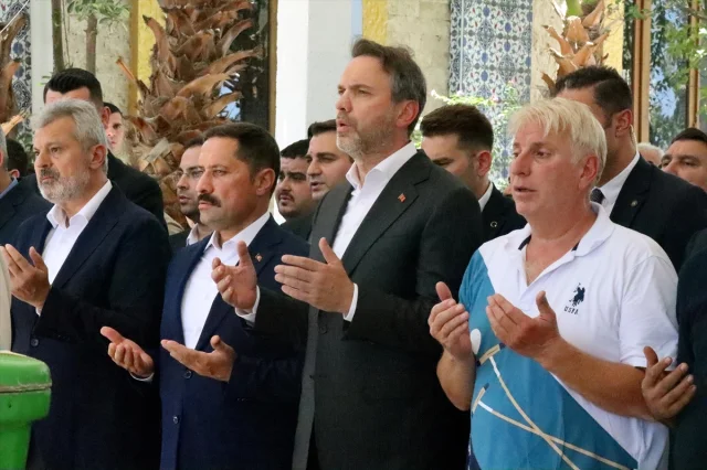 Enerji Bakanı Alparslan Bayraktar Hatay'da Cenaze Törenine Katıldı