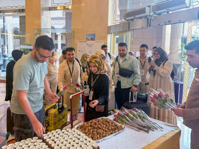 Genç Çiftler İçin Aile Umresi İlk Kafilesi Yola Çıktı