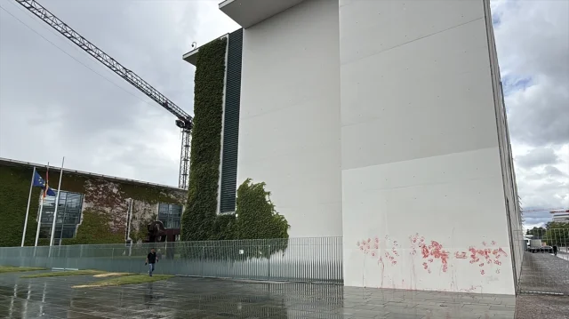 Berlin'de Filistin Destekçilerinden Çarpıcı Protesto