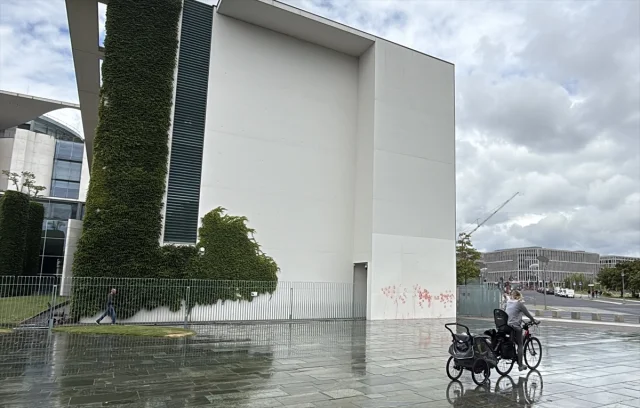 Berlin'de Filistin Destekçilerinden Çarpıcı Protesto