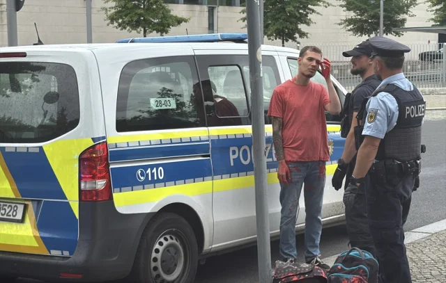 Berlin'de Filistin Destekçilerinden Çarpıcı Protesto