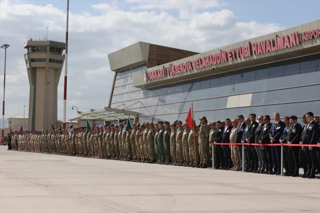 Hakkari'de Kahraman Askerler İçin Duygu Yüklü Tören