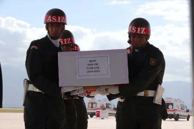 Hakkari'de Kahraman Askerler İçin Duygu Yüklü Tören