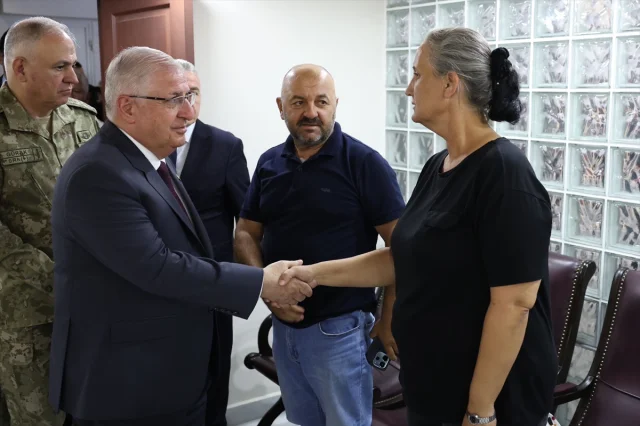 Milli Savunma Bakanı Güler'den Askerlere Destek Ziyareti