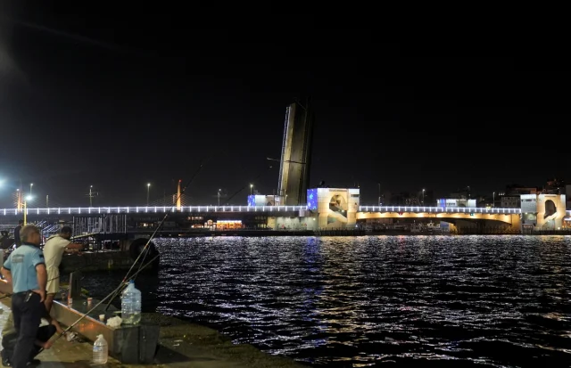 İstanbul'un Simgesi Yeni Galata Köprüsü'nde Bakım Çalışmalar...