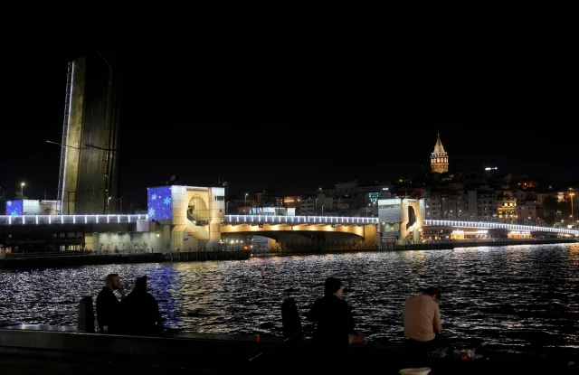 İstanbul'un Simgesi Yeni Galata Köprüsü'nde Bakım Çalışmaları Başladı