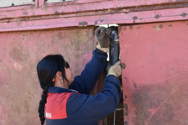 Kadın Kaynakçı Ustası Safiye Köse Azmiyle İlham Veriyor