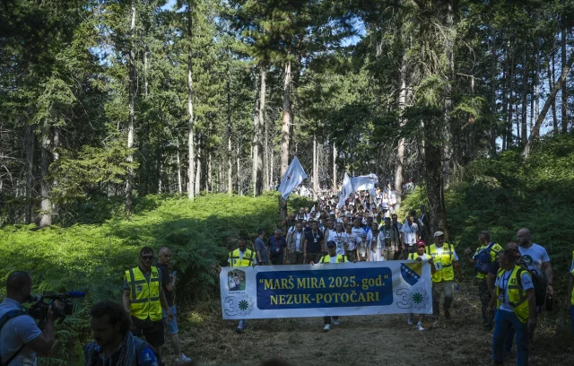 Srebrenitsa Soykırımı Kurbanları İçin Anlamlı Yürüyüş: Barış...