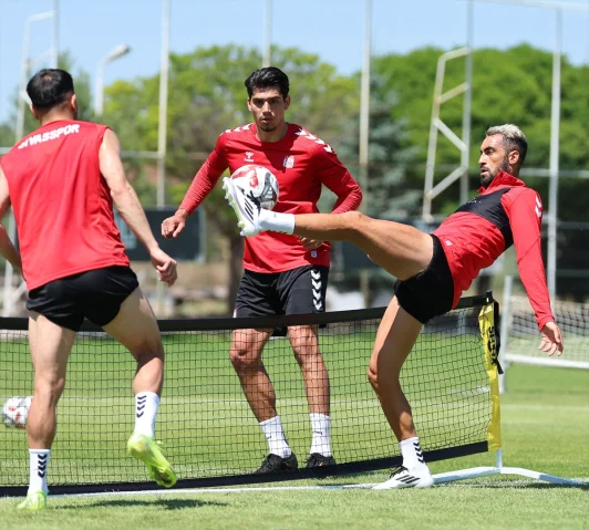 Sivasspor'un Yeni Sezon Hazırlıkları Yoğun Tempoda Devam Ediyor