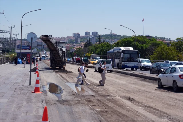Ankara'da Sıhhiye Köprüsü Bakımı Trafiği Kilitledi