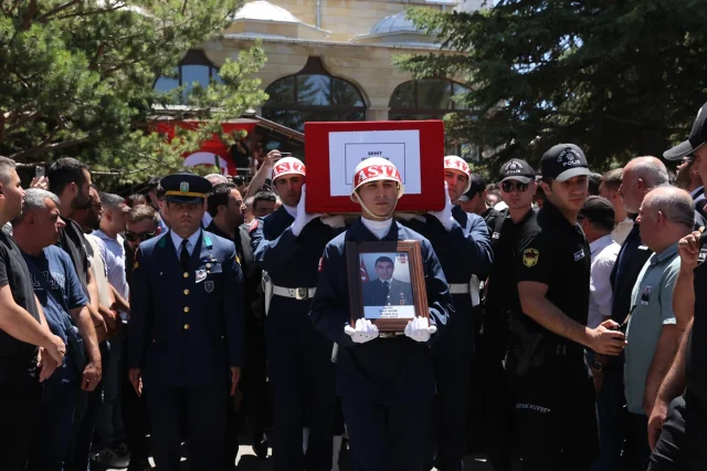 Kayseri'de Şehit Düşen Uzman Çavuş Ümit Üzüm'e Duygusal Veda