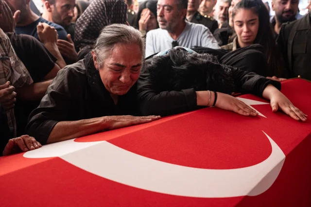 Şehit Ahmet Gültekin İstanbul'da Toprağa Verildi