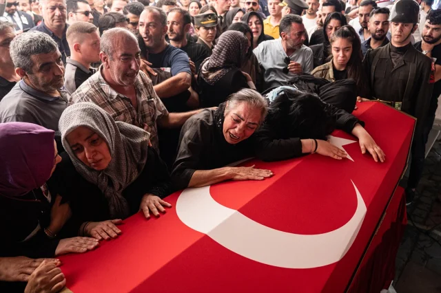Şehit Ahmet Gültekin İstanbul'da Toprağa Verildi