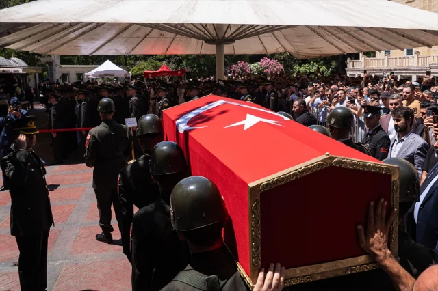 Şehit Ahmet Gültekin İstanbul'da Toprağa Verildi