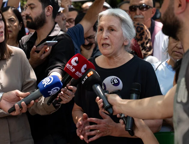 Çiftçilerden TBMM Önünde Maden Yasası Protestosu