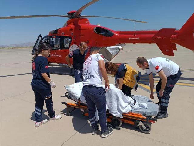 Şırnak'tan Şanlıurfa'ya Acil Sevk Helikopter Ambulansla Gerç...