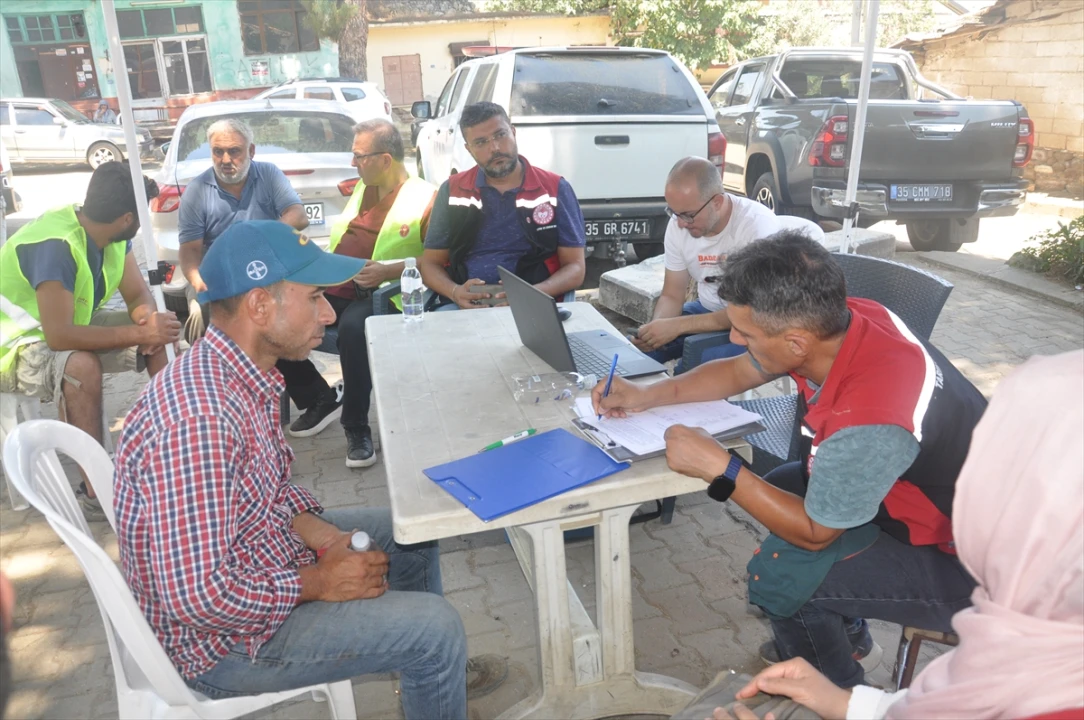 İzmir Ödemiş'te Yangından Kurtarılan Binlerce Hayvan Sahiplerine Kavuştu