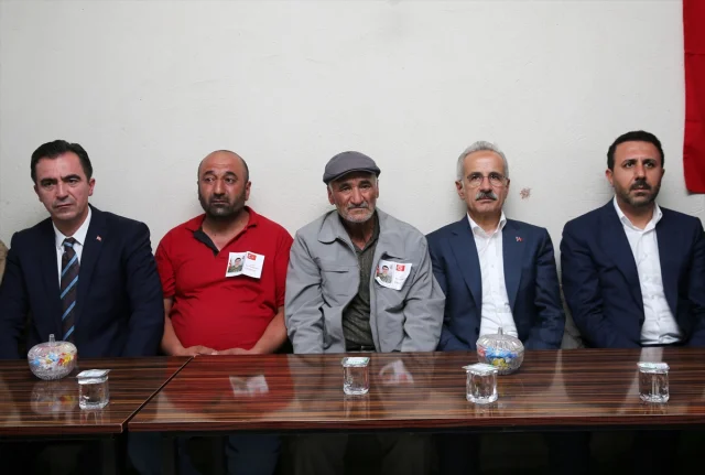 Bakan Uraloğlu, Bitlis'te Şehit Ailesine Taziye Ziyaretinde Bulundu