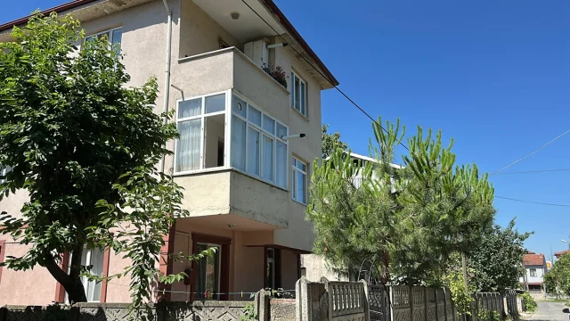 Düzce'de Aile İçinde Trajik Olay: Eşini Bıçaklayan Kadın Adl...