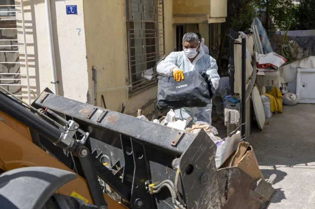Mersin'de Eşi Benzeri Görülmemiş Temizlik: Bir Evden 10 Kamy...