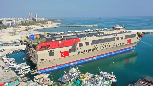 Hatay'da Deprem Sonrası "Yüzer Okul" Görevini Tamamladı