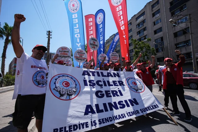 İzmir'de İşçi Direnişi: Büyükşehir Belediyesinden İşten Çıkarılan İşçiler Eylemde