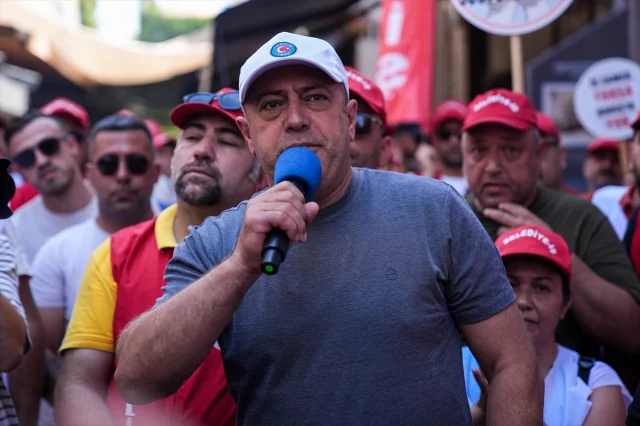 İzmir'de İşçi Direnişi: Büyükşehir Belediyesinden İşten Çıkarılan İşçiler Eylemde