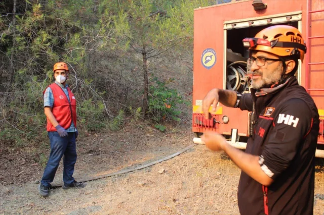 İHH'nın Suriye'deki Orman Yangınına Müdahalesi: Önemli Bir D...