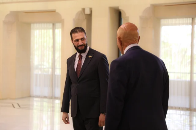 Suriye'nin Şam'da Diplomatik Buluşması: Şara ve Barrack Görüştü