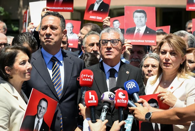 CHP Milletvekilleri Adalet Talebiyle Yürüyüş Düzenledi