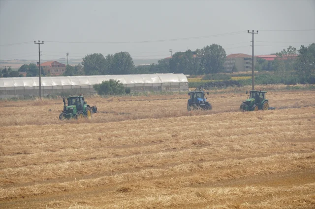 Tekirdağ'daki Büyük Tarla Yangını Kontrol Altına Alındı