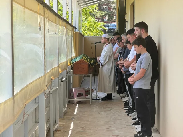 Düzce'de Aile İçinde Trajik Olay: Eşini Bıçaklayan Kadın Adliyeye Sevk Edildi