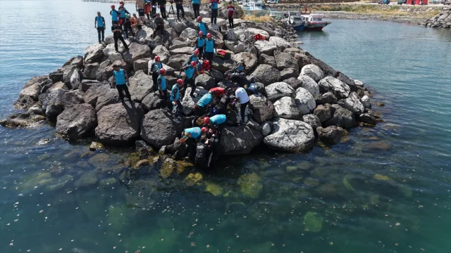 Van Gölü'nde Büyük Arama Kurtarma Tatbikatı