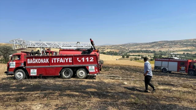 Isparta'da Ekin Tarlasında Çıkan Yangın Korkuttu