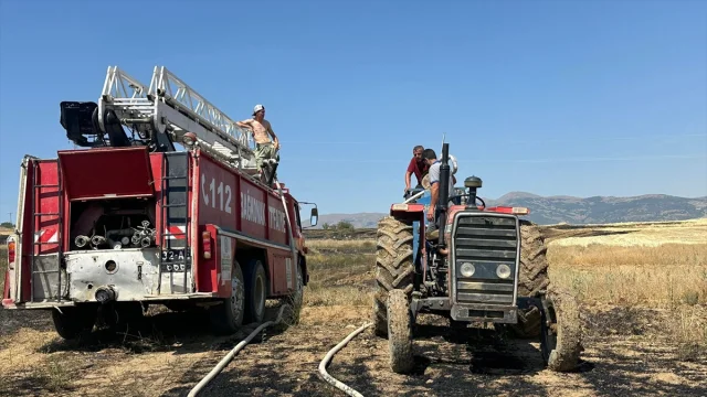 Isparta'da Ekin Tarlasında Çıkan Yangın Korkuttu