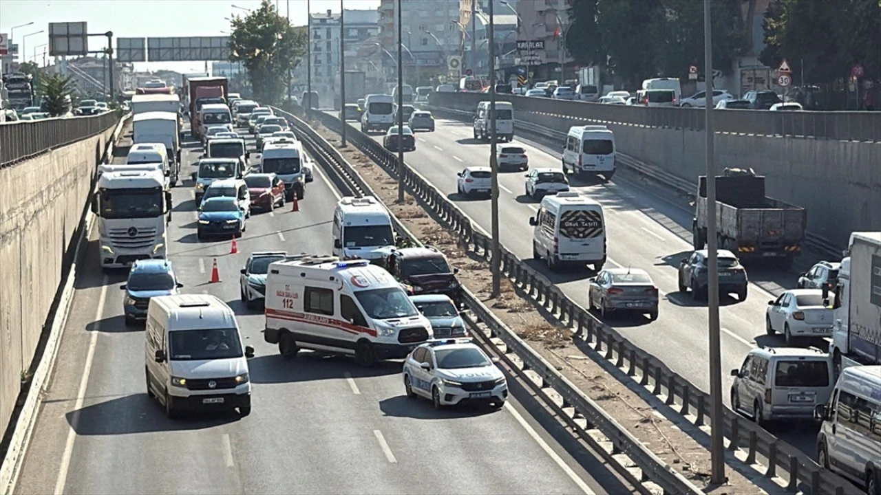 Kocaeli'de Meydana Gelen Zincirleme Kaza Trafiği Felç Etti